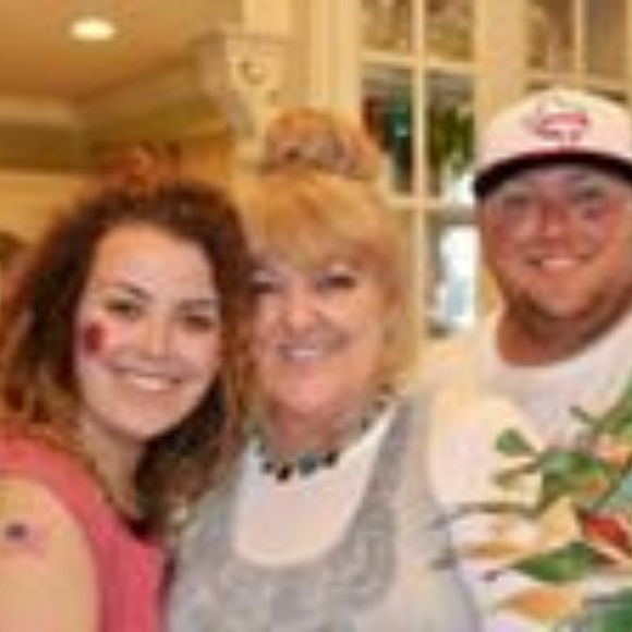 Meet your Posher, Michele - Picture 3 of 15